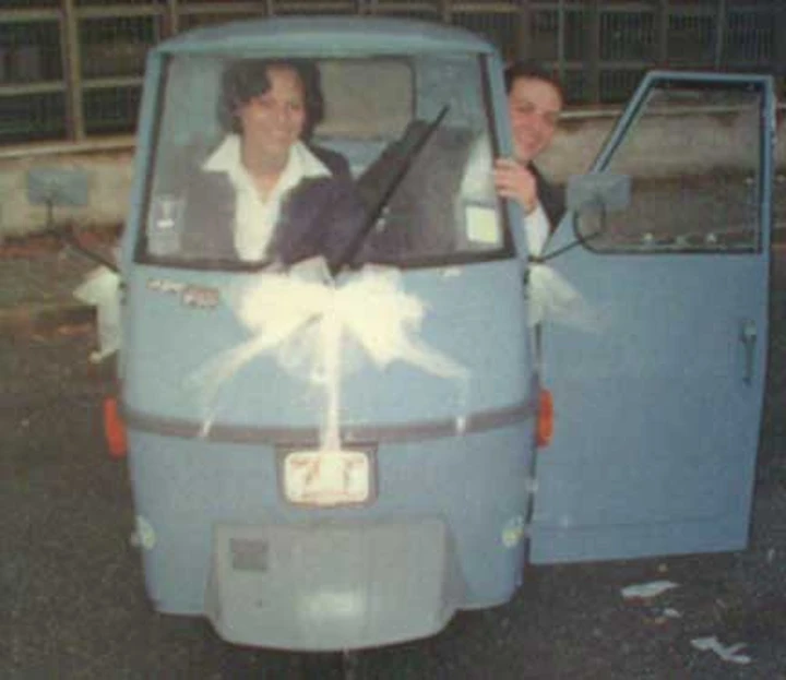 Foto del giorno: Ape Matrimoniale