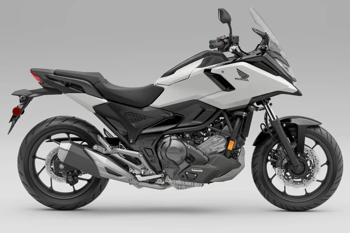 La nuova Honda NC750X si rinnova con materiali eco e prestazioni al top
