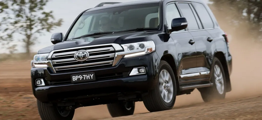 Toyota Land Cruiser 2016: foto e caratteristiche