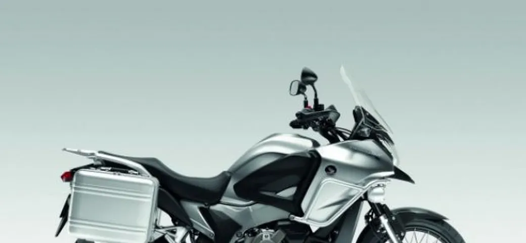 Honda annuncia l'arrivo della Crosstourer al prossimo salone dell'Eicma