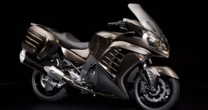 Kawasaki 1400GTR 2010: dati e foto ufficiali