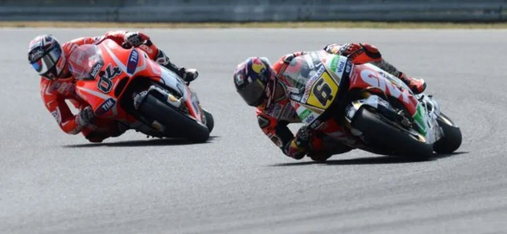 MotoGP Brno 2013: Bradl si impone a sorpresa nelle FP2, Lorenzo è a un soffio