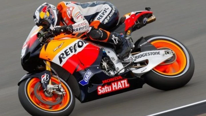 MotoGP: FP2 fotocopia ma distacchi inferiori, Pedrosa davanti seguito da Stoner e Simoncelli. Rossi migliora fino al 7° posto