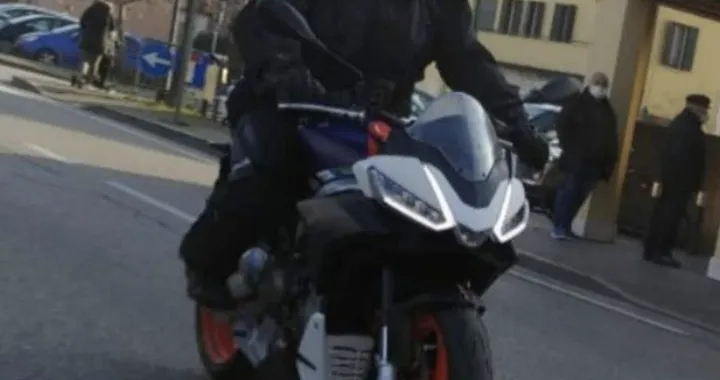 Aprilia Tuono 660 in foto spia: presto il lancio?