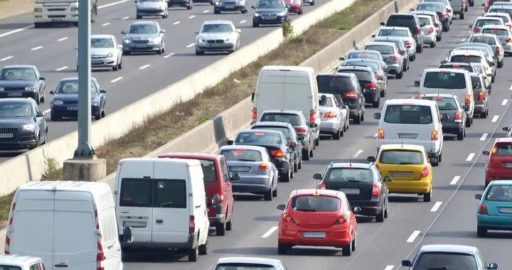 Traffico intenso e bollino rosso nel secondo weekend di luglio: previsioni di traffico