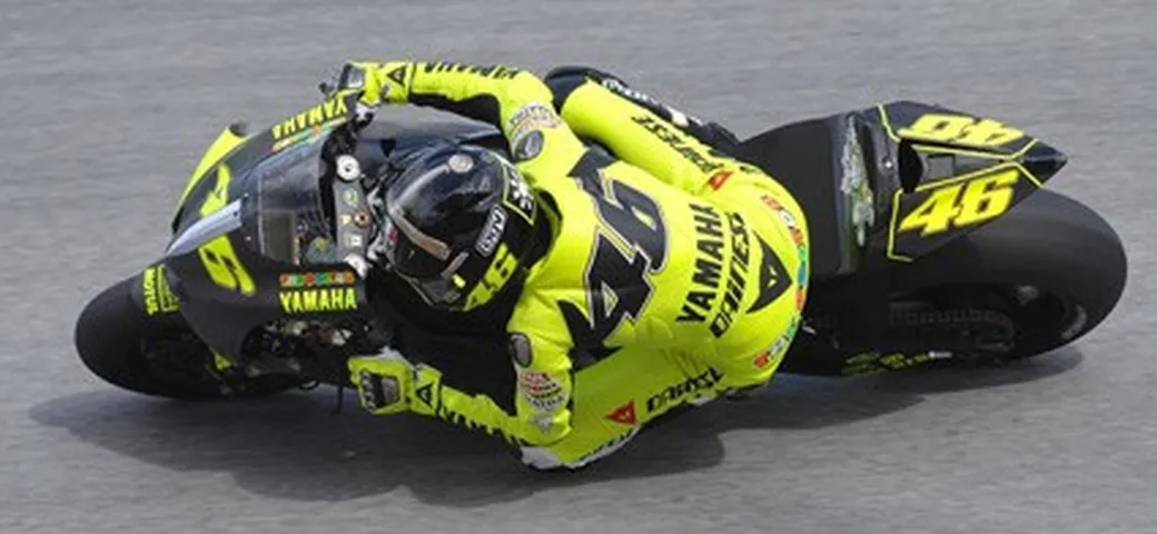 Rossi mette in fila tutti