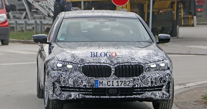 BMW Serie 5: nuove foto spia della versione restyling