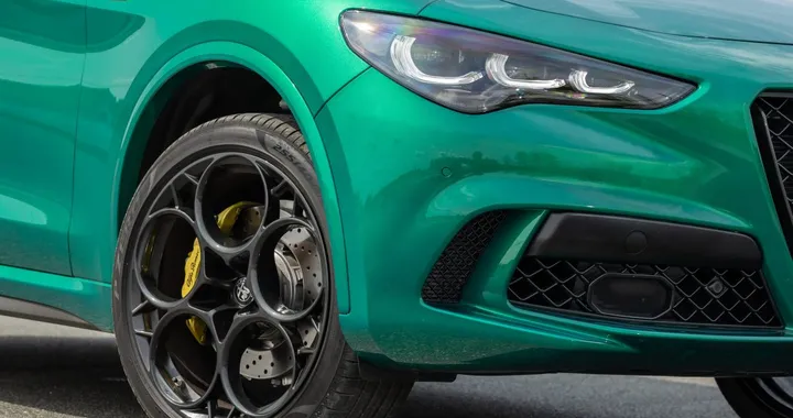 Che auto guida Lino Guanciale, è un SUV dal cuore sportivo