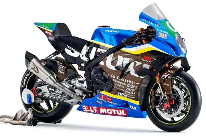 Suzuki GSX-R1000R 2025: la prima superbike 100% sostenibile fa tremare Suzuka