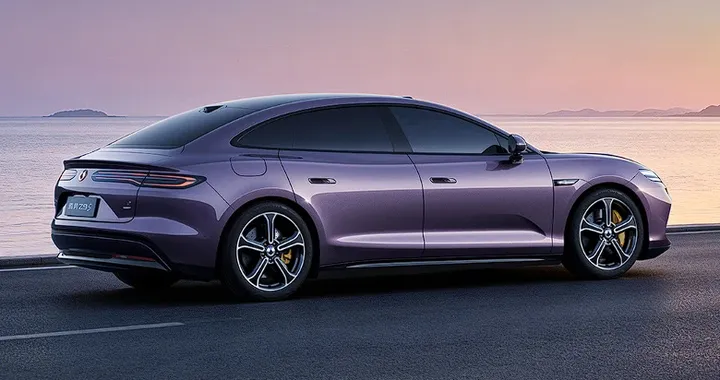 Questa berlina elettrica ha 1.210 CV e percorre fino a 1.100 km: costa 32.000 euro