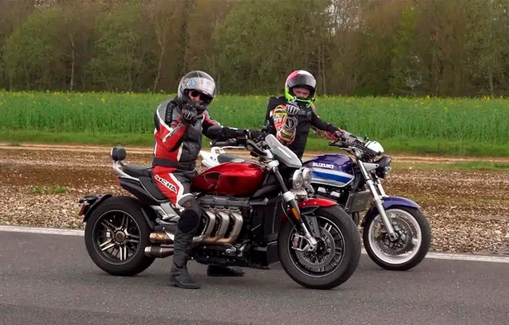 Sfida drag race: Triumph Rocket, Suzuki GSX1400 e Ariel Atom