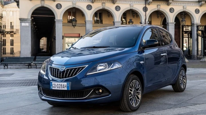 Lancia Ypsilon 2023: novità e prezzi