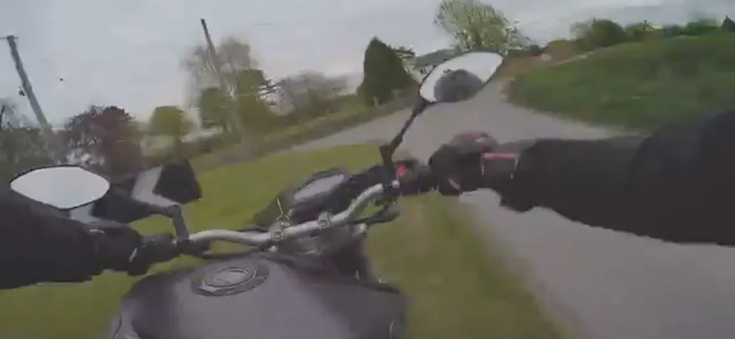 Brutta caduta con la Yamaha MT-09
