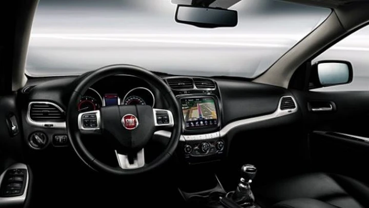 Fiat Freemont: prime immagini di abitacolo e plancia