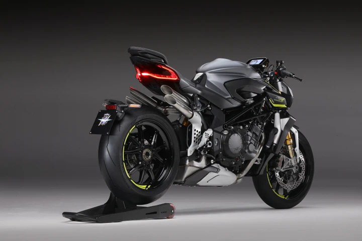 MV Agusta annuncia un accordo con Akrapovič