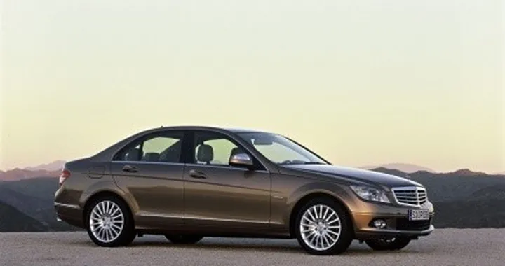 Mercedes C-Class: foto "veramente" ufficiali e comunicato stampa