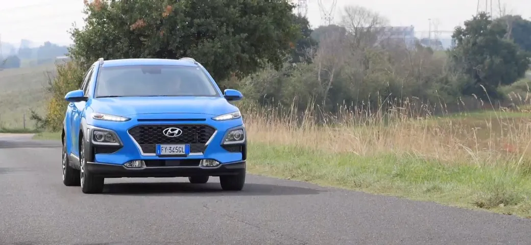 Hyundai Kona Hybrid: prova su strada