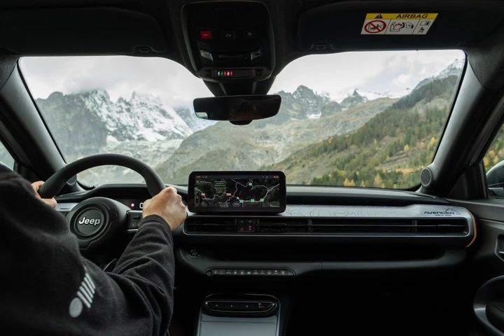 Jeep Avenger 4xe The North Face Edition interni
