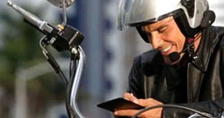 Wireless headset per motociclisti