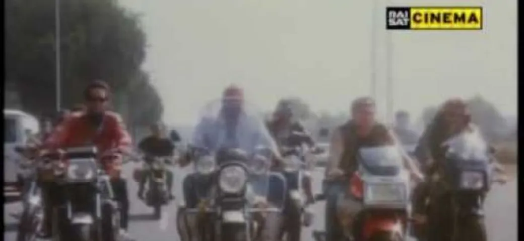 MotoCult: Carlo Verdone e la Yamaha FZ 750 di 