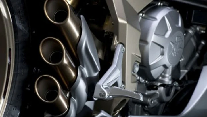 MV Agusta rivela il nuovo motore 800 cc