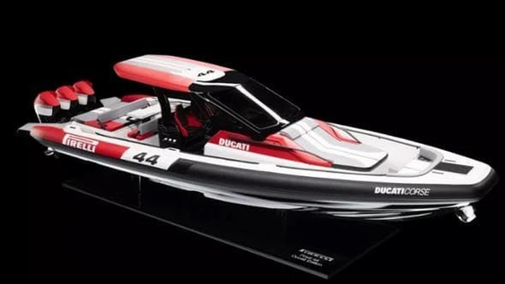 Ducati entra nella nautica: 1.500 CV per il super gommone nato con Pirelli e Sacs Marine