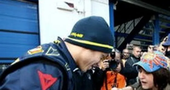 Valentino Rossi sul podio della GT3