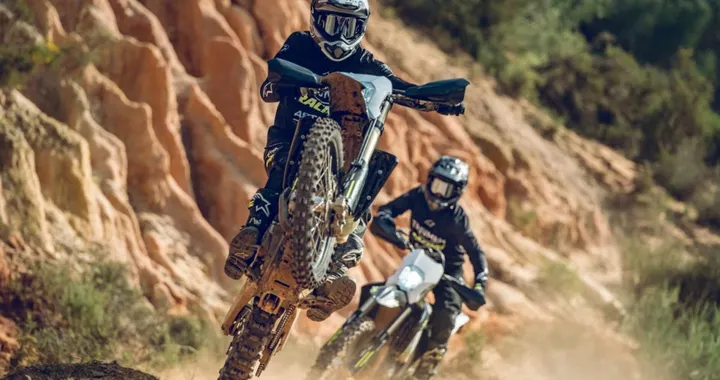 Triumph TF 250-E e 450-E: le nuove belve dell’enduro sono arrivate