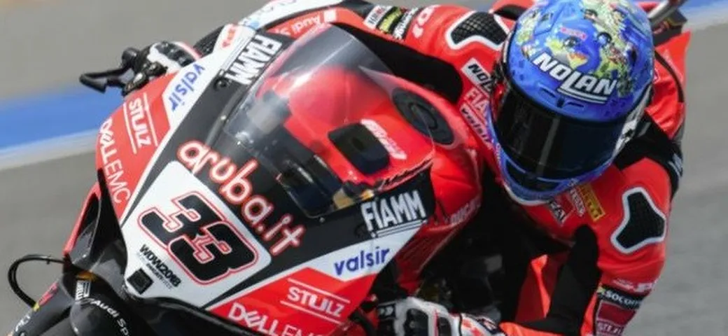 SBK Aragon: Melandri precede le Kawasaki nel Day-1