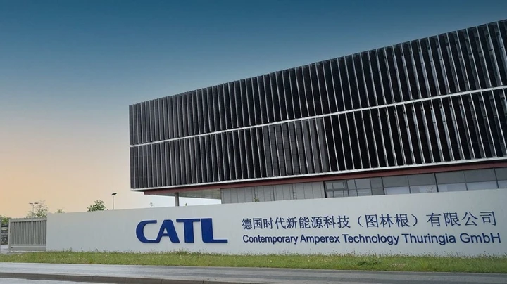 CATL svela una nuova batteria LFP che si ricarica di 400 km in 10 minuti