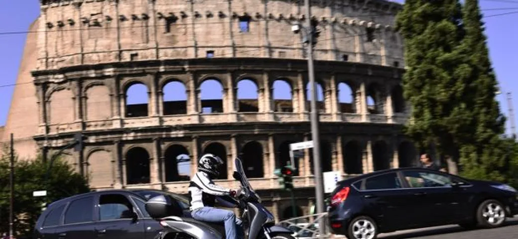 Roma: dal 1 novembre esclusi dalla circolazione moto e ciclomotori Euro 1. Scattano le proteste