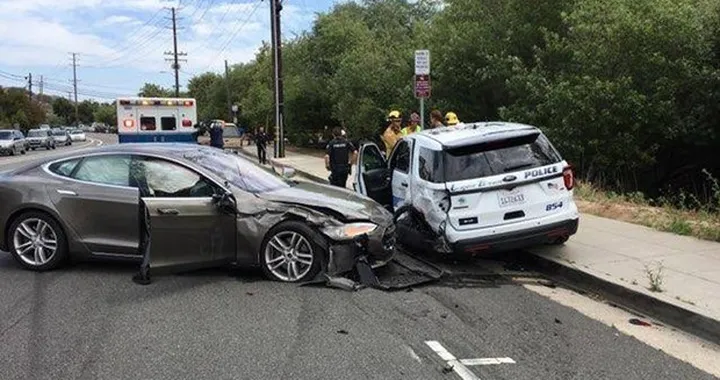 Incidenti auto elettriche: le riparazioni sono fino al 50% più costose