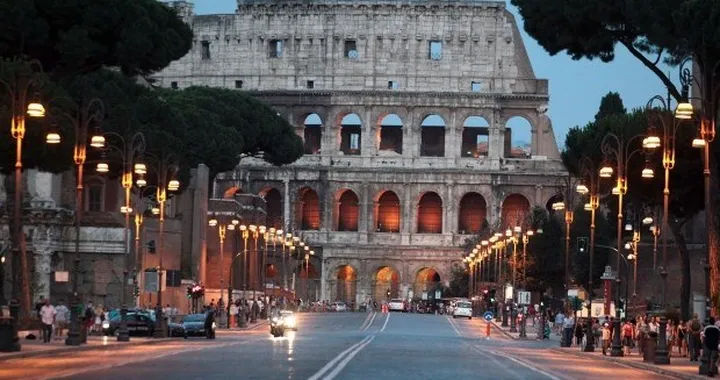 Pedonalizzazione Fori a Roma: perchè taxi, bus e NCC si e mezzi non inquinanti no?