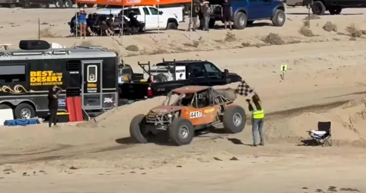 Impresa al contrario, con il cambio rotto fa 11 km in retromarcia