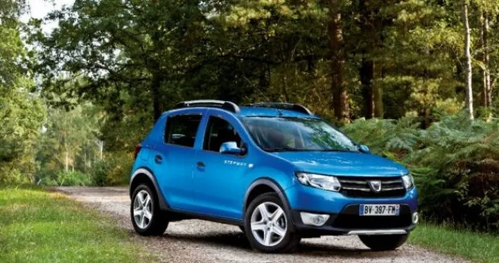 Dacia Logan 2013 e Dacia Sandero 2013 al Salone di Parigi 2012