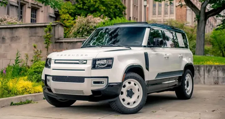 Land Rover richiama oltre 250.000 SUV: possibile guasto all'airbag