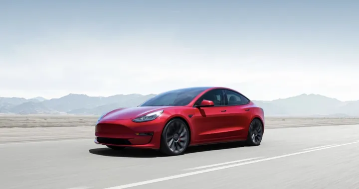 Tesla Model 3 2021: il prezzo ribassato spiazza la concorrenza?