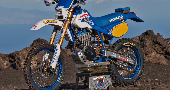 Così una dirt bike anni ’80 diventa una special da sogno nel 2025