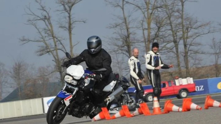 BMW Motorrad Riding Academy presenta la Scuola Federale ASC