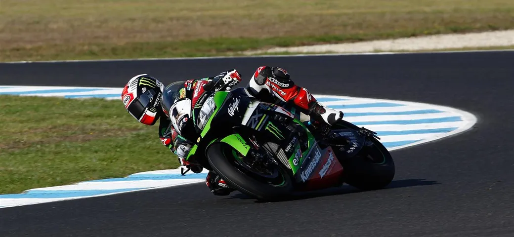 WSBK Phillip Island, circuito “da pelo” con show e insidie. Quando setting e freno motore fanno la differenza
