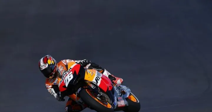 MotoGP, Valencia: Dani Pedrosa vince in rimonta partendo dai box. Rossi addirittura doppiato...(!!)