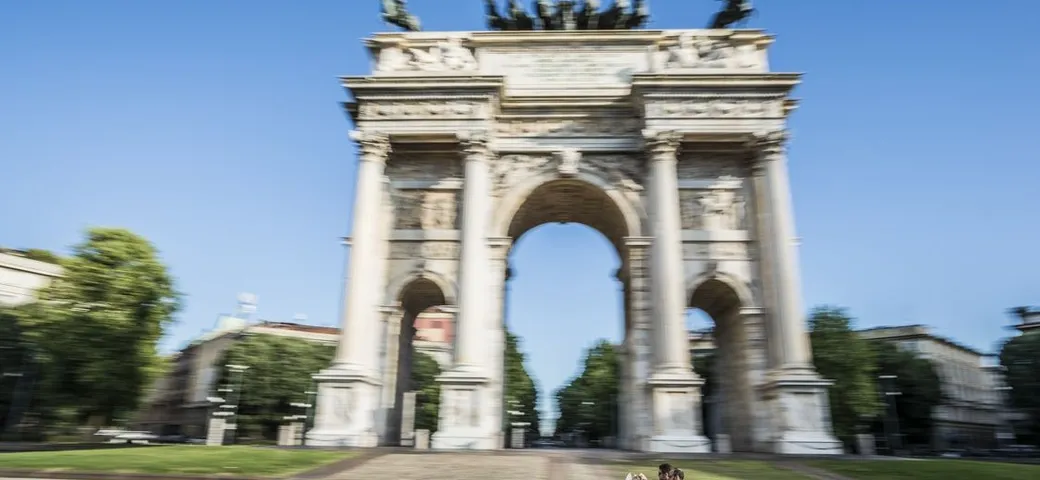A Milano con la Ferrari di Gianni Agnelli