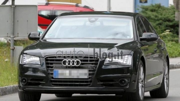 Foto spia Audi S8