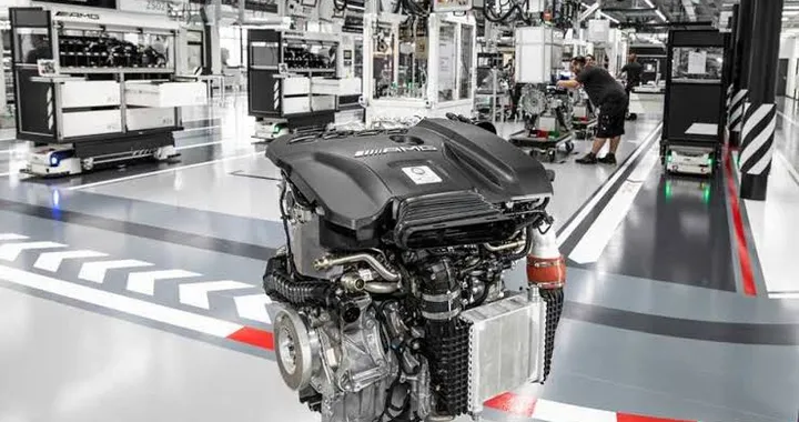 Perché così tante auto hanno un motore 2.0 quattro cilindri? Il motivo non è la potenza