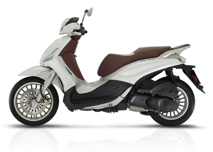Piaggio: nuova gamma Beverly Euro4