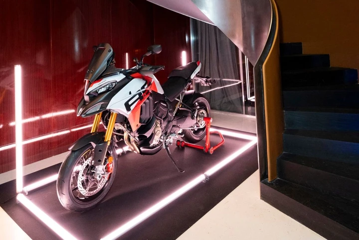 Ducati trasforma le moto in opere d’arte con Forbes Art Covers