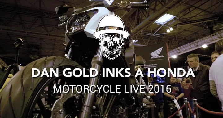 Honda at Motorcycle Live - Dan Gold Inks a Honda