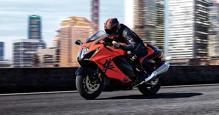 Suzuki Hayabusa 25th Anniversary: debutta la nuova versione celebrativa [FOTO]