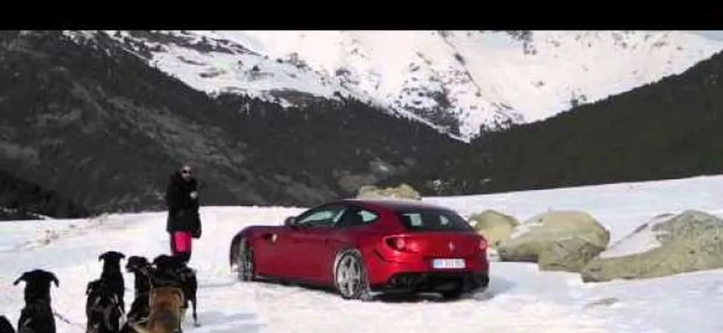 Ferrari FF: video spia sulla neve