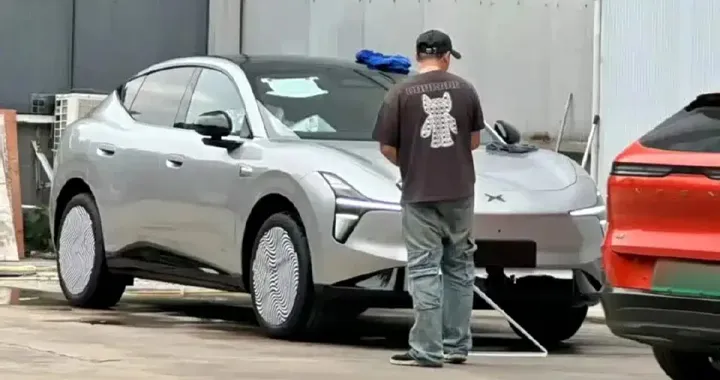 Xpeng svela il nuovo SUV compatto ed economico: autonomia fino a 600 km